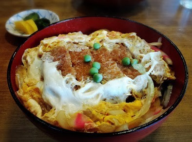 箱根関所付近で食べるランチを一挙ご紹介 さまーずも黙々と食べた豚肉料理も りゅうさんのメガネ越しの世界